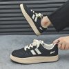 Giày sneaker nam cao cấp, đảm bảo sự êm ái, không gây đau chân khi đi lâu