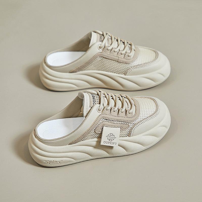 Giày sneaker nữ chính hãng giá rẻ, chất lượng cao, phù hợp cho đi làm và đi chơi.