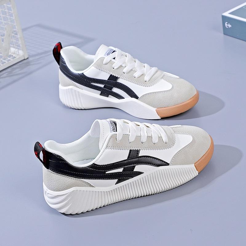 Giày sneaker nữ giá rẻ, phù hợp với phong cách hiện đại, tiện lợi khi đi lại.